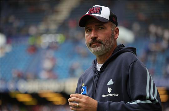 Den HSV und Trainer Tim Walter erwartet im kleinen Stadion in Elversberg eine besondere Atmosphäre. Foto: dpa