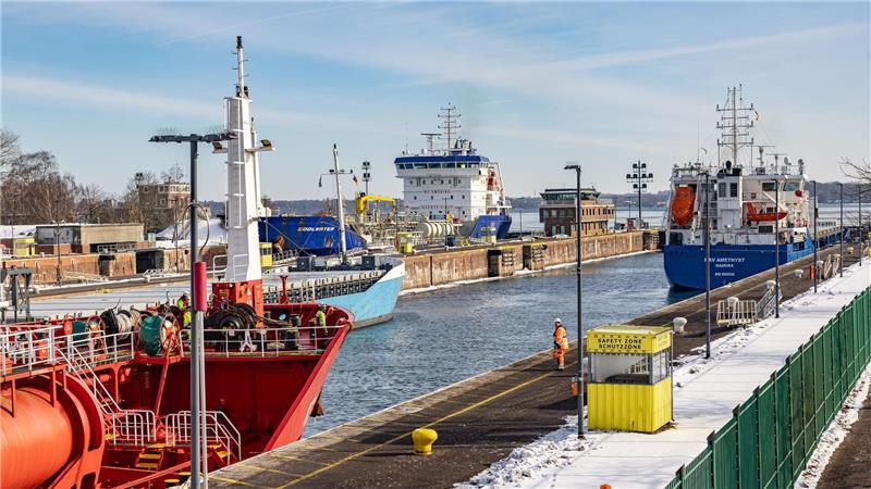 Den Kanal befahren im Moment wieder mehr Schiffe. (Archivbild)
