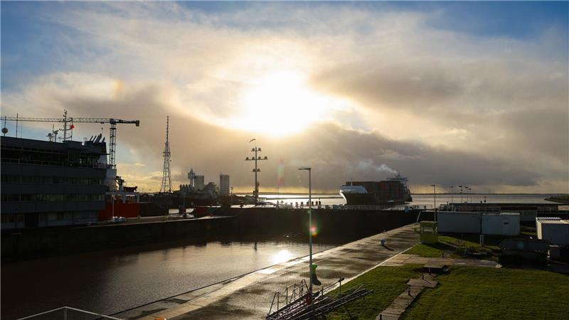 Den Nord-Ostsee-Kanal nutzen wieder mehr Schiffe. (Archivbild)