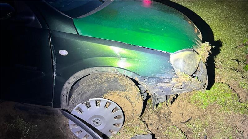 Den Schaden am Wagen schätzt die Polizei auf 3000 Euro.