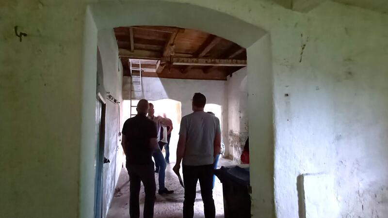 Alte Schule in Essel: Das geschieht mit dem Jugendstilhaus Den Stall der Alten Esseler Schule wollen die Bürger selbst schick machen.