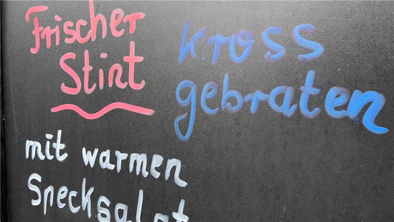 Den Stint für Buckows Restaurant und Fischgeschäft in Wisch liefern jetzt zwei befreundete Elbfischer.