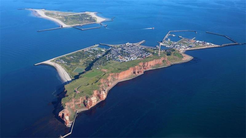 Den auf der Düne gelegenen Flugplatz Helgoland anzufliegen, bedeutet für Piloten eine besondere Herausforderung. 