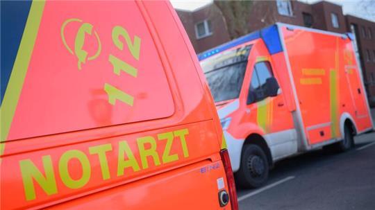 Den bisherigen Polizeierkenntnissen zufolge befuhr ein 68 Jahre alter Mann mit seinem Leichtmofa die Straße Hermannstal in Richtung Horner Rennbahn. (Symbolbild)