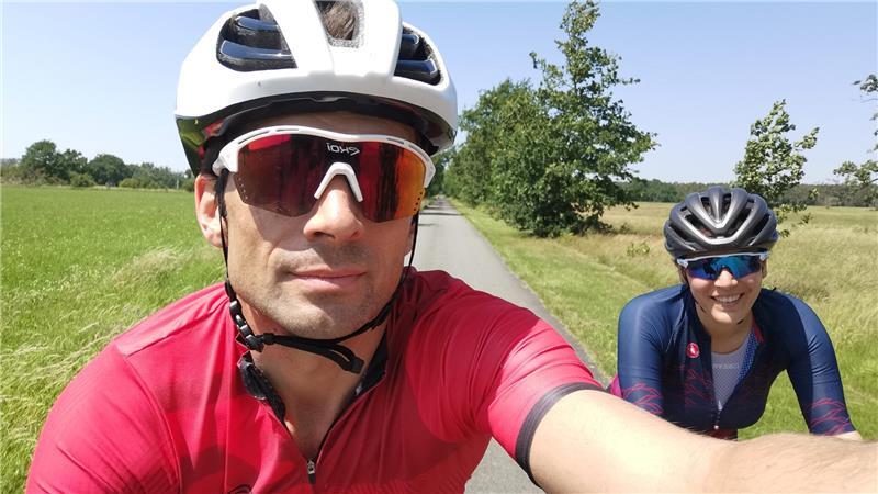 Ultracycling: Wie dieser Buxtehuder den Tod seines Kindes verarbeitet Immanuel und Denise Buchholz bei einer gemeinsamen Radtour