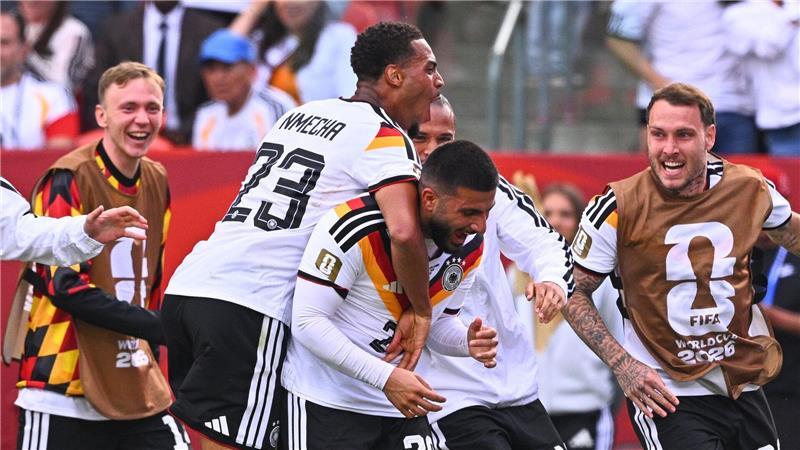 Deniz Undav (M) rettet die deutsche Mannschaft.