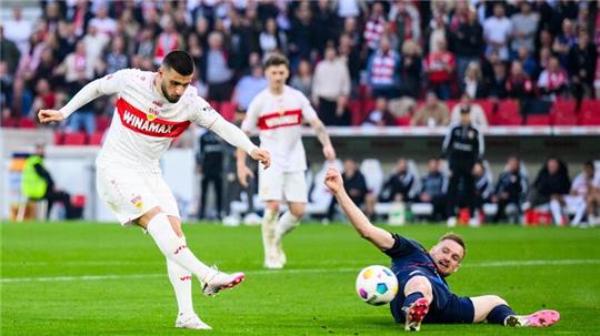 Deniz Undav (l) rettete dem VfB einen Punkt gegen Heidenheim.