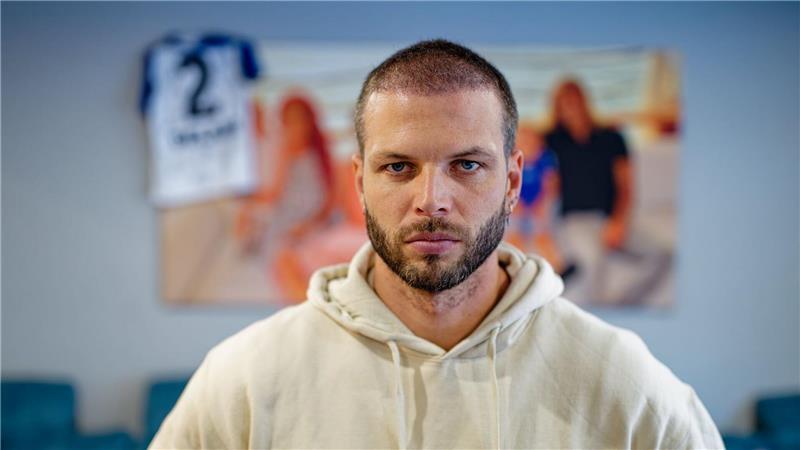 Dennis Diekmeier ist sehr stolz auf seine schwer erkrankte Tochter. (Archivbild)