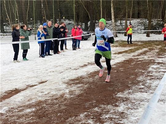 Dennis Dodt beim Crosslauf in Lingen um die Landesmeisterschaftstitel.
