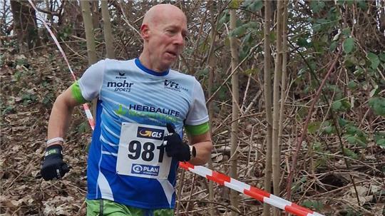 Dennis Dodt verteidigt seinen Landestitel im Crosslauf.