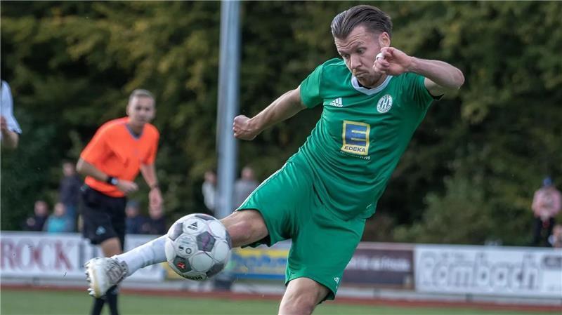 Harsefeld spielt Gegner in erster Halbzeit schwindelig und trifft fünf Mal Dennis Osuch traf gleich zwei Mal beim 5:0-Sieg des TuS Harsefeld.