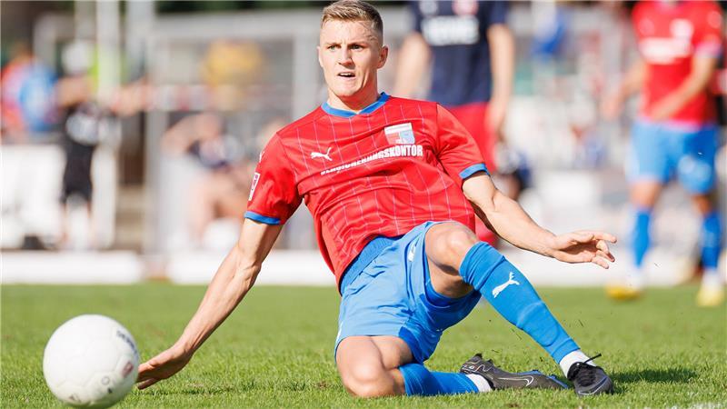 Dennis Rosin hat bislang 72 Einsätze für D/A bestritten und dabei 7 Tore erzielt.