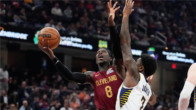 Dennis Schröder (l.) kam für Cleveland auf sechs Punkte.