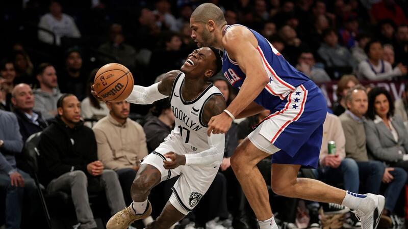 Schröder führt Brooklyn Nets zu Sieg gegen 76ers Dennis Schröder (l) kam gegen die 76ers auf 20 Punkte und 8 Vorlagen.