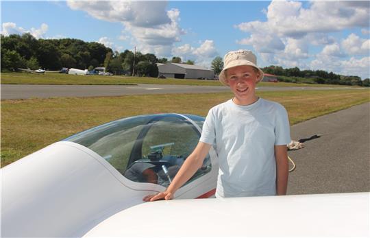 Der 14-jährige Julian Bagelt ist einer der jüngsten Flugschüler im Verein.