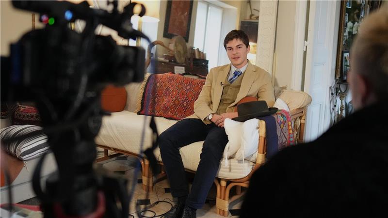 Der 15-Jährige geht noch zur Schule.