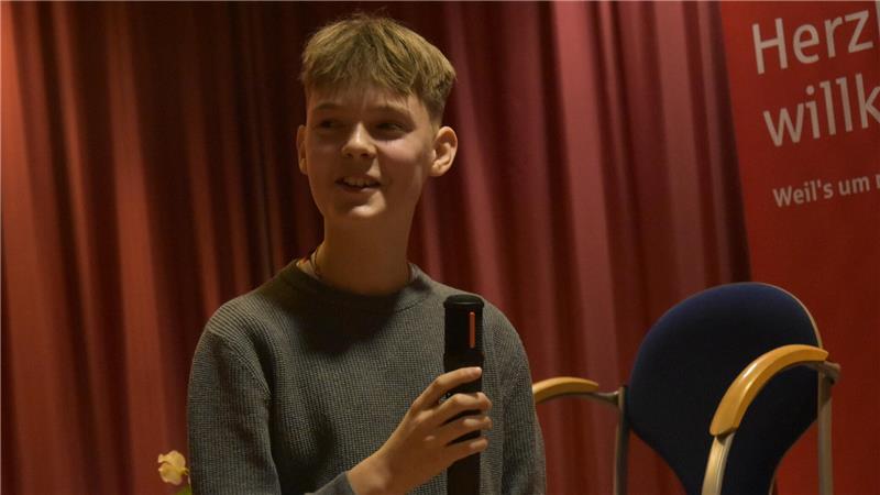 Der 15-jährige Levin Somfleth ist auch Trainer.