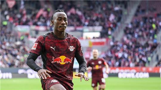 Junge Leipziger Turbo-Kicker führen naive Wagner-Elf vor Der 18-jährige Yan Diamonde jubelt nach seinem ersten Bundesliga-Tor.