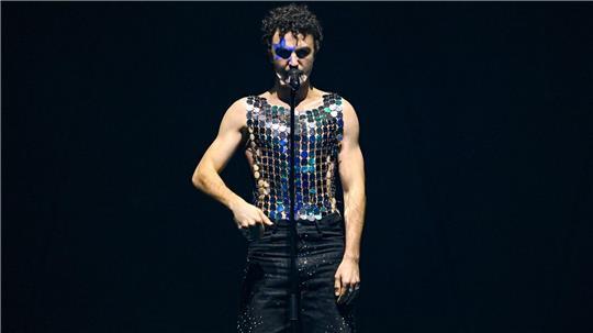 Der 19-jährige Sänger Cosmó vertritt Österreich beim 70. ESC in Wien