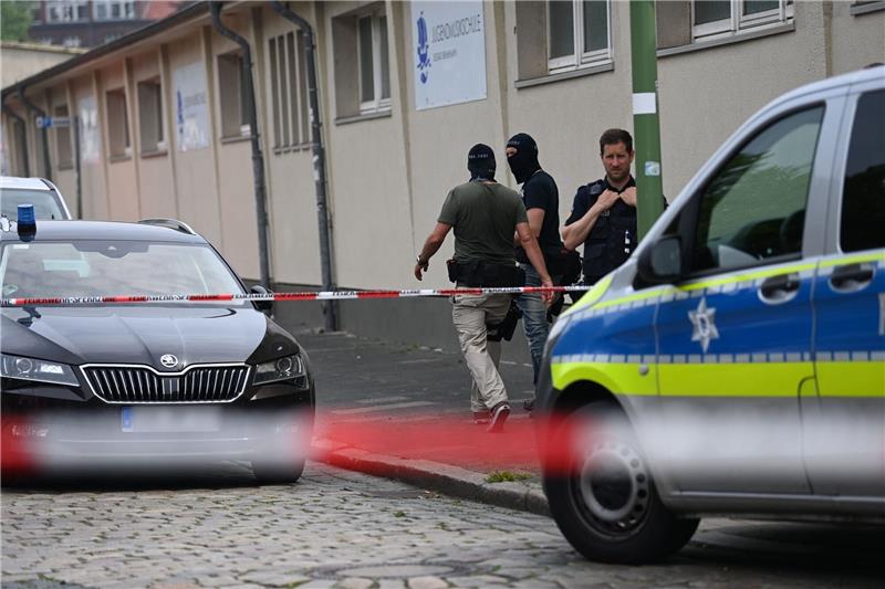 Der 21-Jährige lief nach der Tat noch mit der Armbrust bewaffnet in der Stadt herum. Foto: dpa-Bildfunk