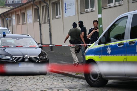 Der 21-Jährige lief nach der Tat noch mit der Armbrust bewaffnet in der Stadt herum. Foto: dpa-Bildfunk