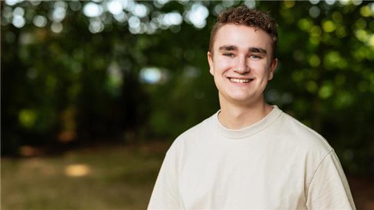 Der 21-jährige Christopher Jesse ist gelernter Verwaltungswirt.