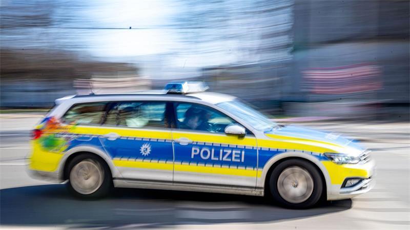 Der 22-jährige mutmaßliche Schütze wurde mit auf die Wache genommen. (Symbolbild)