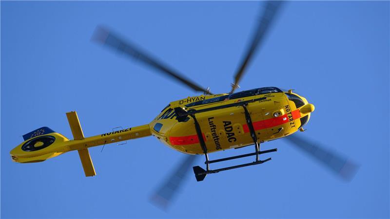 Arbeiter wird in Müllfahrzeug gezogen und schwer verletzt Der 23-Jährige wurde in eine Klinik geflogen. (Symbolbild)