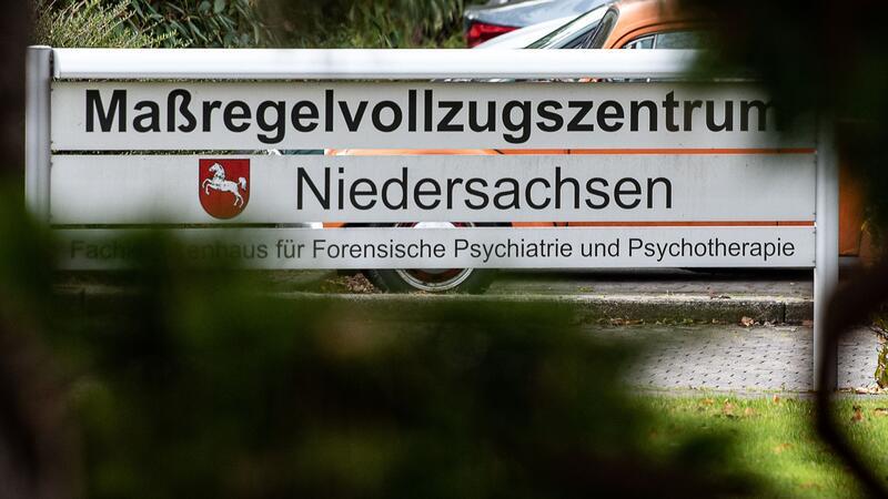 Weiter keine Spur von entkommenem Straftäter Der 26-Jährige wollte nicht zum ersten Mal aus dem Maßregelvollzug in Moringen fliehen. (Archivbild)