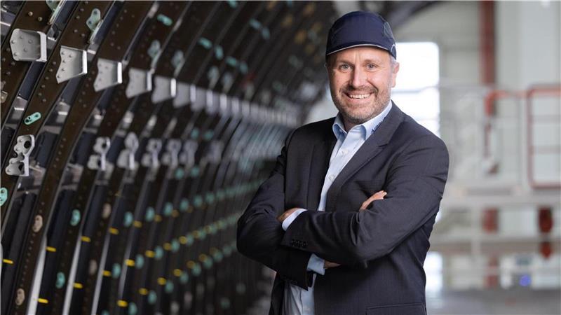 Neuer Chef bei Airbus Nordenham: So tickt der Standortleiter Der 48-jährige Gottfried Hornung ist der neue Standortleiter von Airbus Nordenham. Er ist von Airbus Helicopters zu Airbus Aerostructures an die Unterweser gekommen.