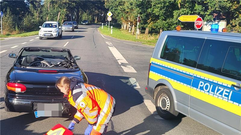 Der 65-jährige Fahrer des Autos wurde bei dem Unfall leicht verletzt.