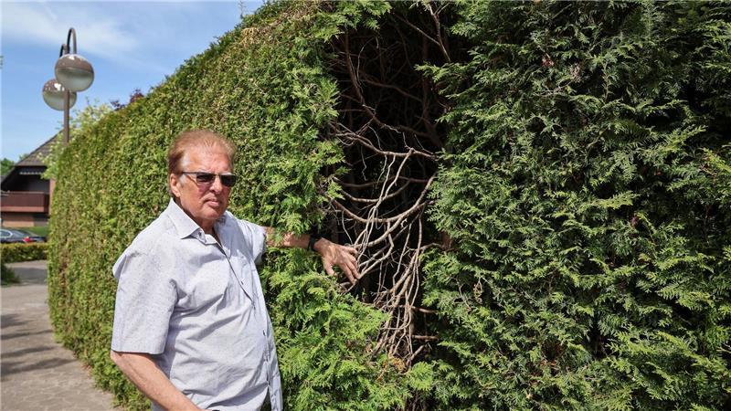 Der 69-Jährige findet die Forderung der Stadt absurd. Die Verwaltung dagegen beruft sich auf die Verkehrssicherheit.