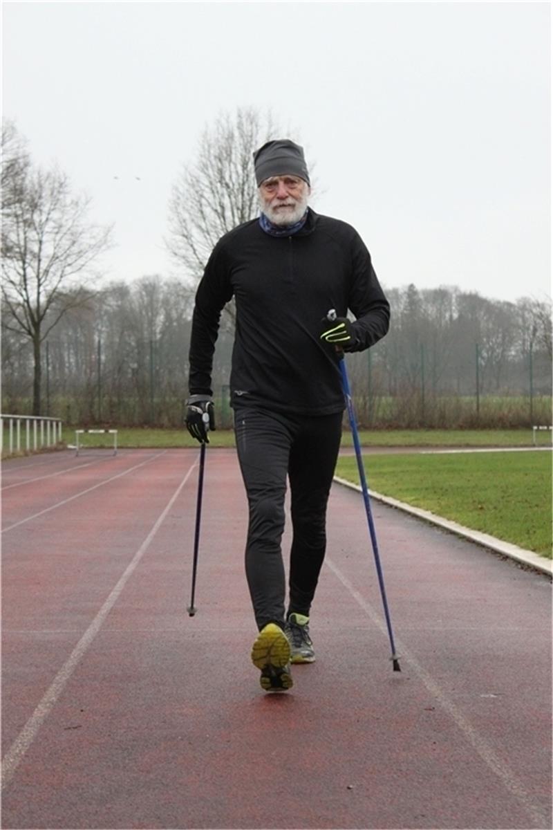 Der 73-Jährige Henning Köhlert hat Nordic Walking 2009 für sich entdeckt. 2018 wurde er Europameister.