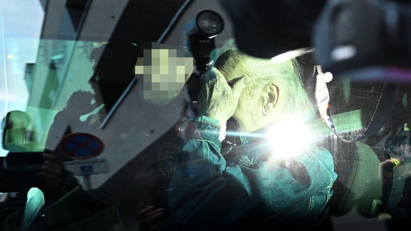 Der 88-jährige Josef Fritzl auf dem Weg zu der Anhörung am Landgericht Krems.