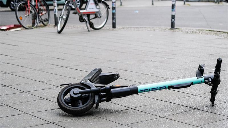 Der 91-Jährige wurde nach seinem Sturz ins Krankenhaus gebracht.