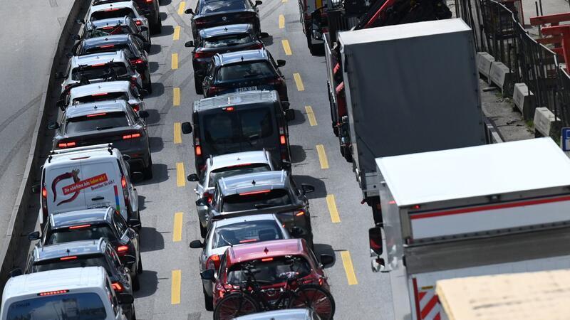 Der ADAC erwartet am letzten Juli-Wochenende besonders viel Verkehr auf den Autobahnen von und zu den Urlaubsorten an Nord- und Ostsee. (Symbolbild)