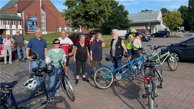 Piloten gesucht: Wer geht mit Sehbeeinträchtigten auf Tandemtour? Der ADFC und die Selbsthilfegruppe Augentrost kooperieren für ein neues Angebot: Tandemfahrten für Menschen mit Sehbehinderung.