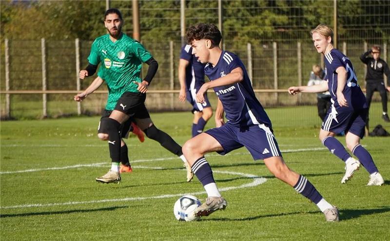 Der ASC hat Tabellenführer FC Oste/Oldendorf mit 3:0 besiegt. Die Basis war eine kompakte Defensivleistung.