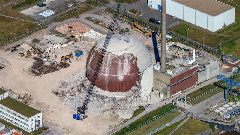 Jürgen Lange zum AKW-Aus in Stade: „Wir fühlten uns wie ein Bauernopfer“ Der Abbau der Betonkuppel über dem Reaktorbehälter ist eine zeitaufwendige Angelegenheit.