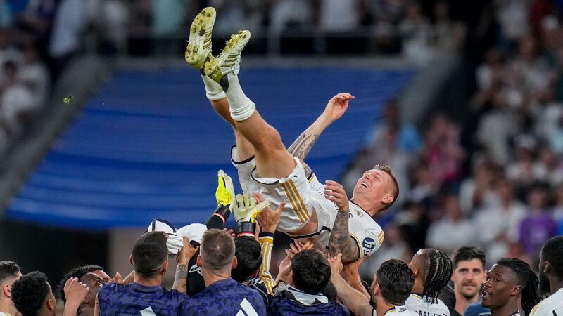 Der Abschied vom Publikum im Estadio Santiago Bernabéu war für Toni Kroos emotional.