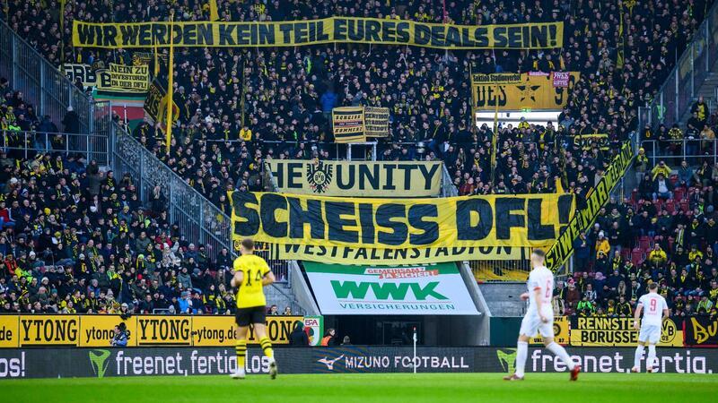 DFL-Deal: Fan-Bündnis fordert Wiederholung der Abstimmung Der Ärger der Fans über einen möglichen Einstieg eines Investors bei der Deutschen Fußball Liga ist weiterhin groß.