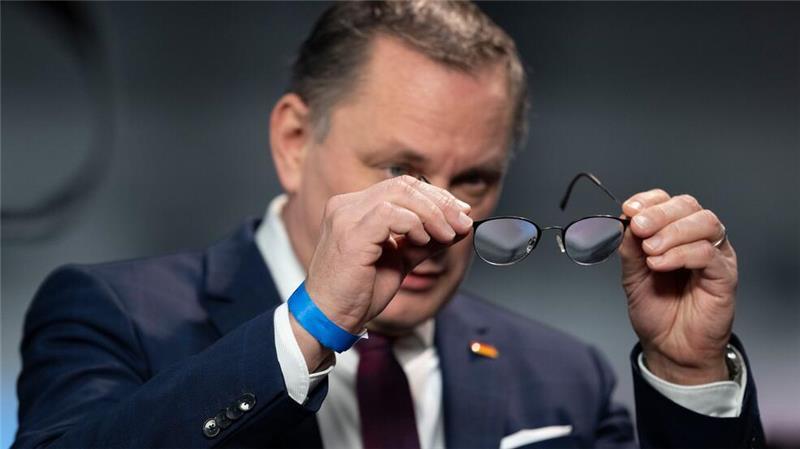 AfD trennt sich von Junger Alternative - Neue Organisation Der AfD-Vorsitzende, Tino Chrupalla, hat versprochen, Alice Weidel im Wahlkampf den Rücken zu stärken. Die Co-Vorsitzende soll für die Partei als Kanzlerkandidatin antreten.
