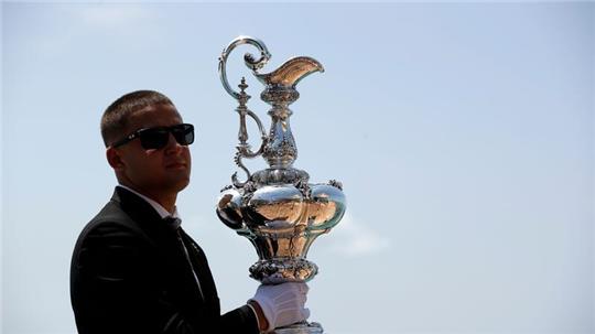 Der America’s Cup ist die älteste und wichtigste Trophäe des internationalen Segelsports.