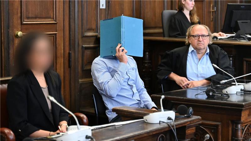 Der Angeklagte flüchtete, ohne Hilfe für seine Freundin zu holen, so das Landgericht (Archivbild).