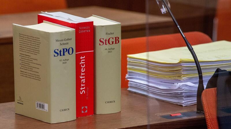 Der Angeklagte hatte nicht zum ersten Mal Straftaten begangen. Doch die gewaltsamen Übergriffe in der Wohnung der Belumerin stellten bislang die folgenschwerste Tat dar. 