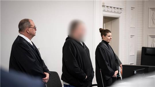 Der Angeklagte klagte vor Gericht über gesundheitliche Probleme.