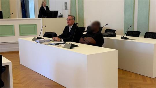 Der Angeklagte saß mutmaßlich alkoholisiert am Steuer.