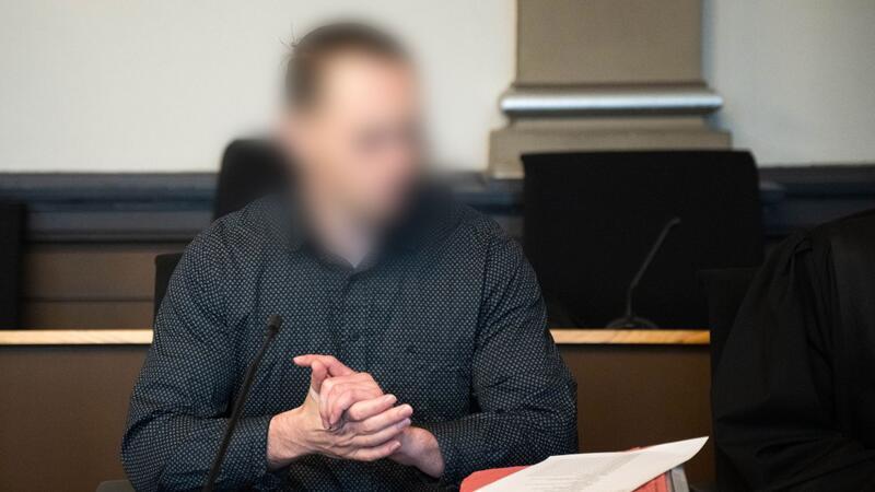 Mordnacht bei Scheeßel: Psychiater belastet Soldat Florian G. schwer Der Angeklagte sitzt im Gerichtssaal im Landgericht Verden. Ende Februar soll das Urteil gesprochen werden. (Archivbild)