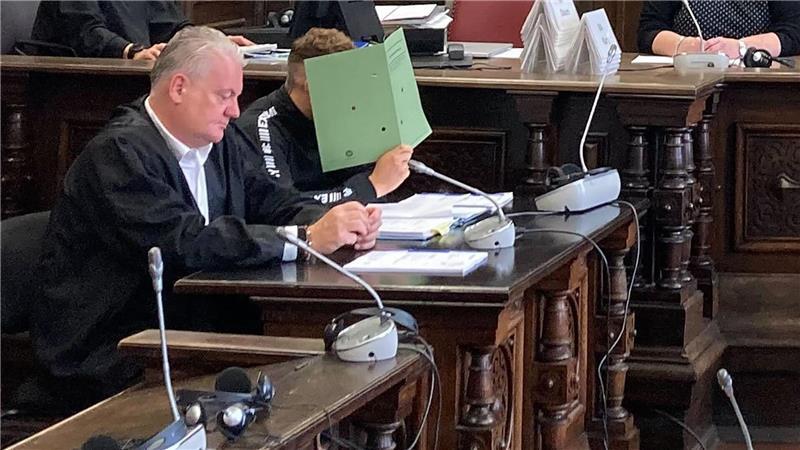 Der Angeklagte war bei einem Messerangriff auf einen Autofahrer schuldunfähig, weil er unter Drogeneinfluss stand. (Archivbild)