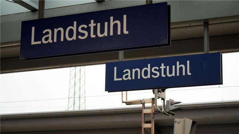 Der Angriff geschah laut Polizeiangaben, kurz nachdem dem Zug den Bahnhof Landstuhl verlassen hatte.